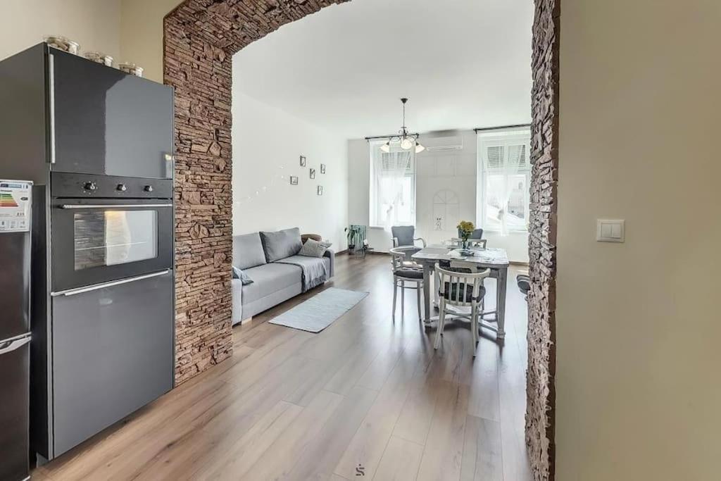 Bright Sunny Apt At Keleti Station,Near Citycenter Budapest Exterior foto